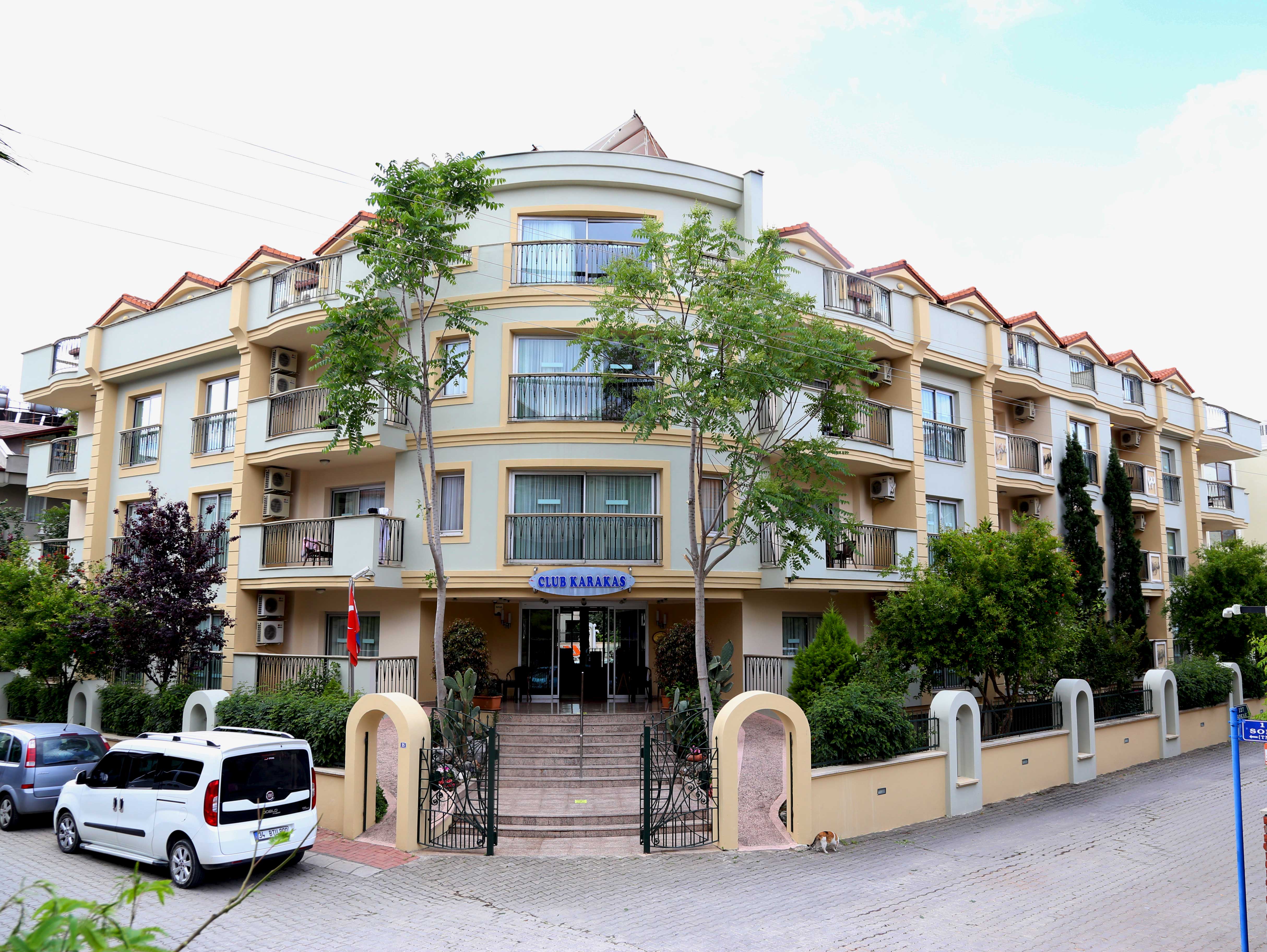Club Karakaş Apart Otel