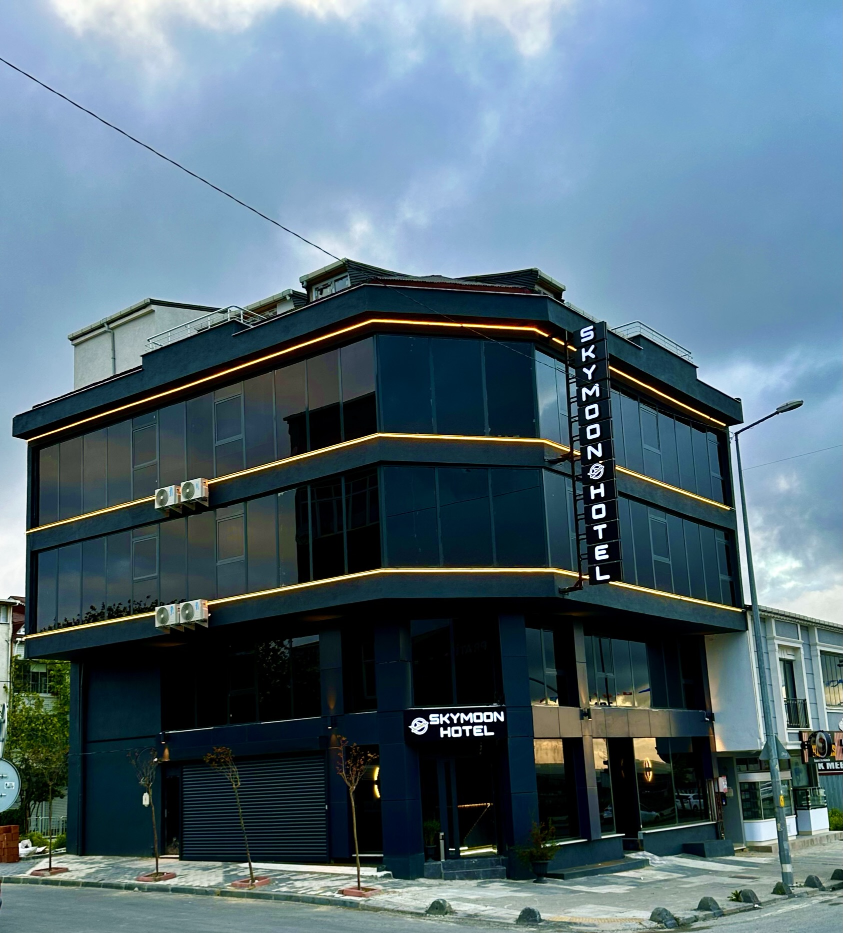 Skymoon Airport Hotel