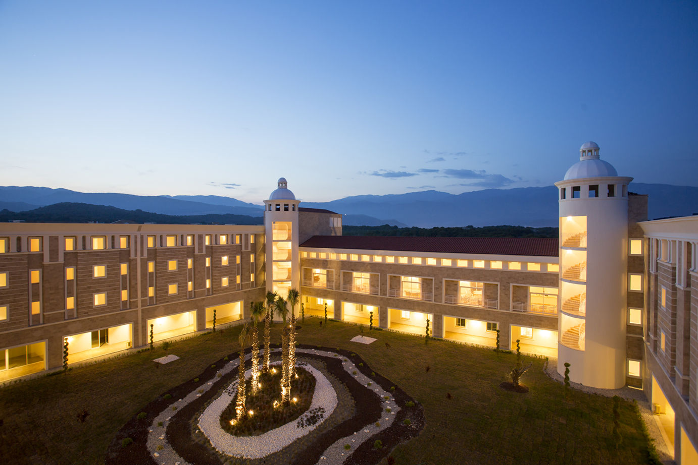 ANDRIAKE Beach Club Hotel